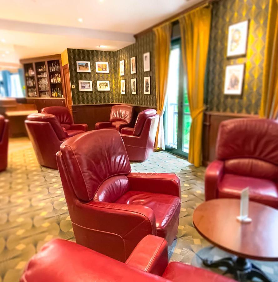 Logis Hotel - Restaurant Le Tulipier Vienne-le-Chateau Bagian luar foto