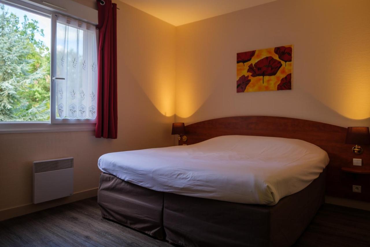 Logis Hotel - Restaurant Le Tulipier Vienne-le-Chateau Bagian luar foto