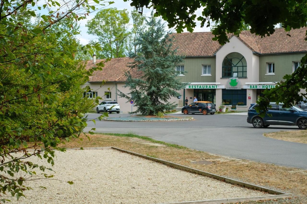 Logis Hotel - Restaurant Le Tulipier Vienne-le-Chateau Bagian luar foto