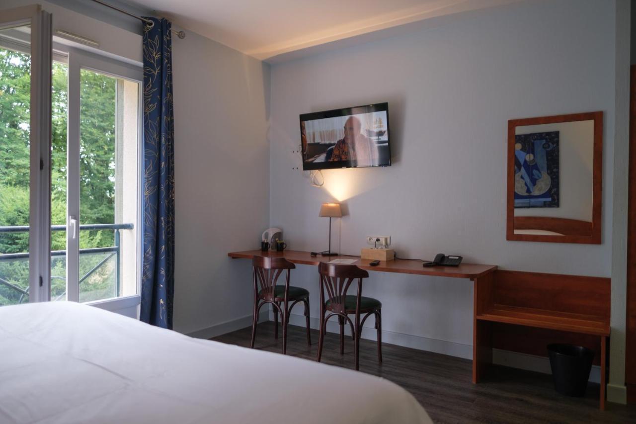 Logis Hotel - Restaurant Le Tulipier Vienne-le-Chateau Bagian luar foto