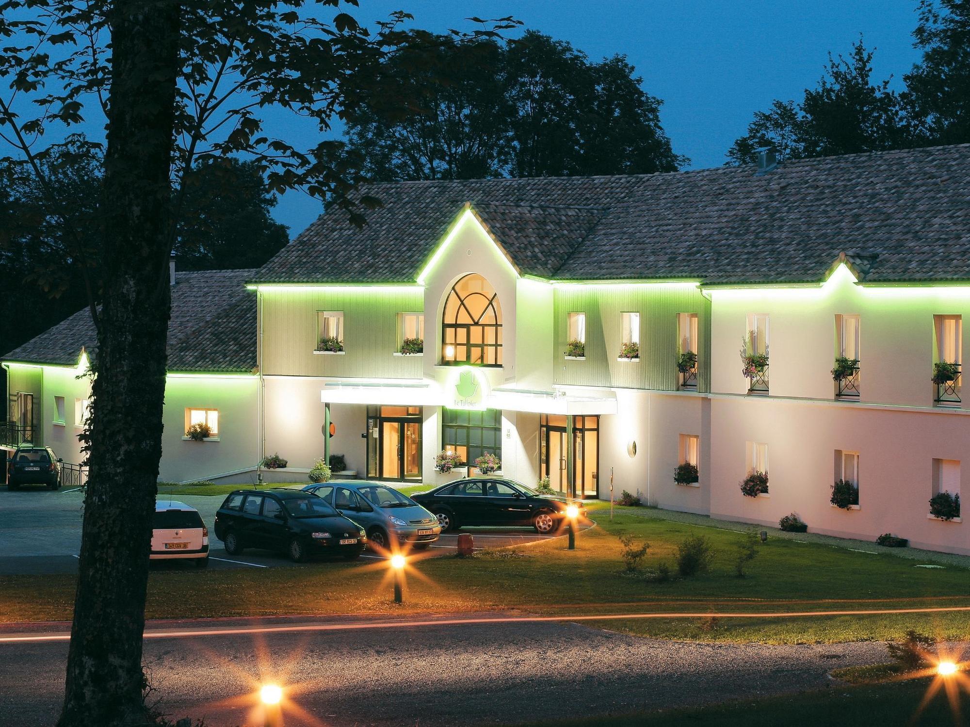 Logis Hotel - Restaurant Le Tulipier Vienne-le-Chateau Bagian luar foto