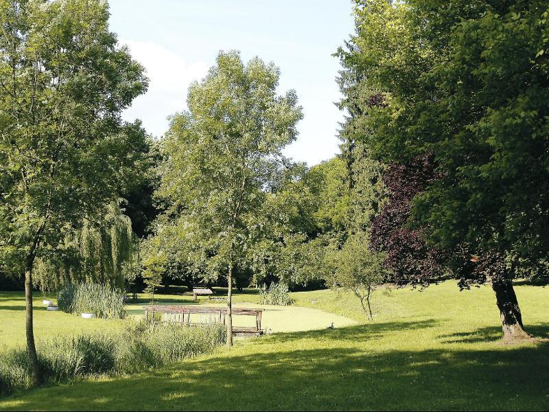 Logis Hotel - Restaurant Le Tulipier Vienne-le-Chateau Bagian luar foto