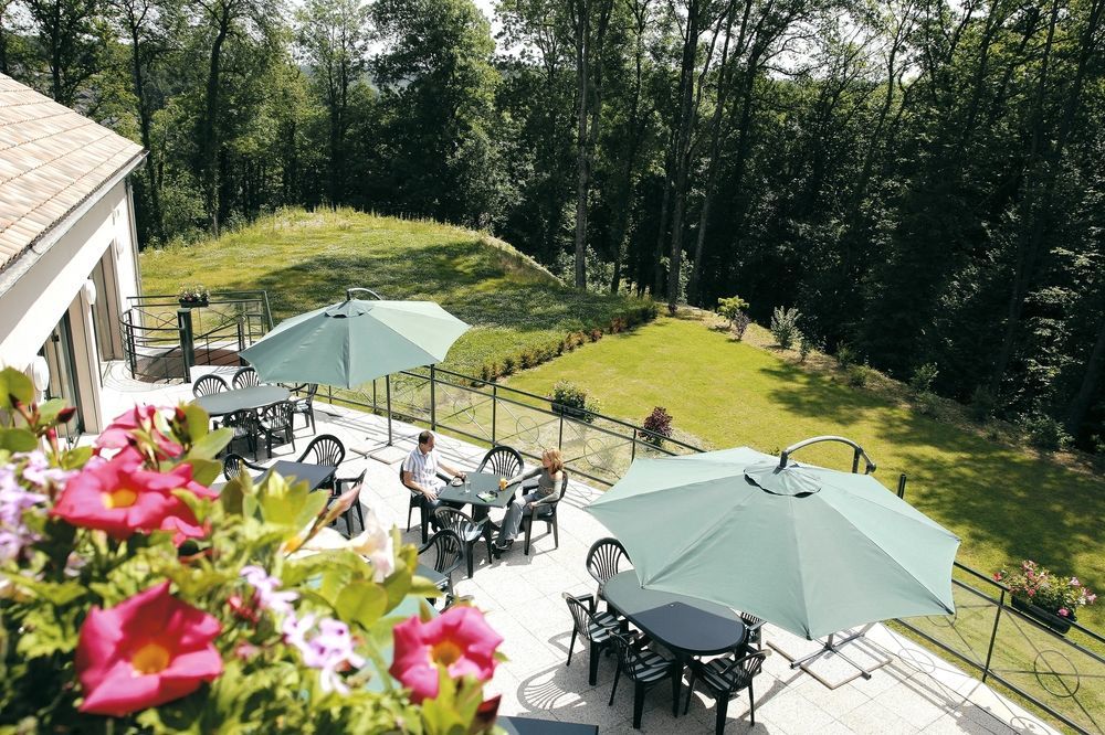 Logis Hotel - Restaurant Le Tulipier Vienne-le-Chateau Bagian luar foto